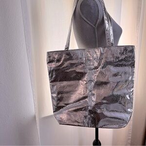 Elizabeth Grant Shiny Metallic Silver Tote Bag textured lined lightweight summer